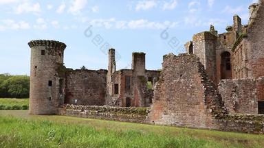 中世纪的废墟古老的苏格兰堡垒caerlaverock包围自然